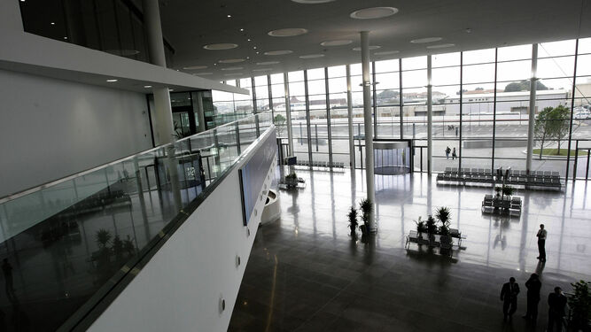 El interior de la terminal del aeropuerto de Gibraltar