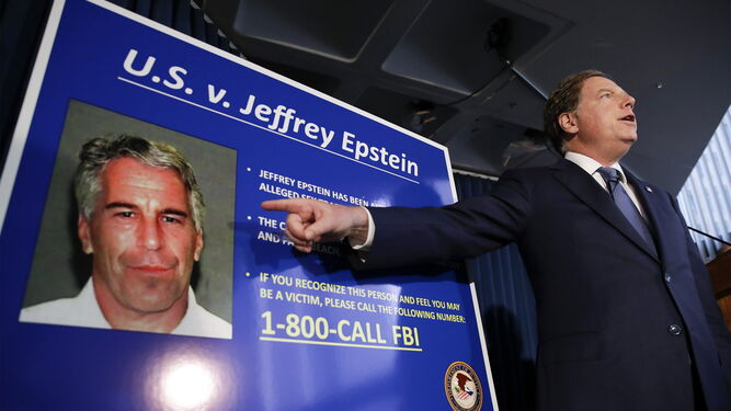 Jeffrey Epstein, investigado por una red de trata de menores, se suicida en su celda