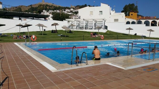 La piscina municipal de Jimena de la Frontera.