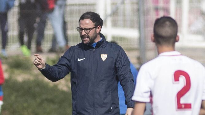 Lolo Rosano, entrenador del Sevilla C.