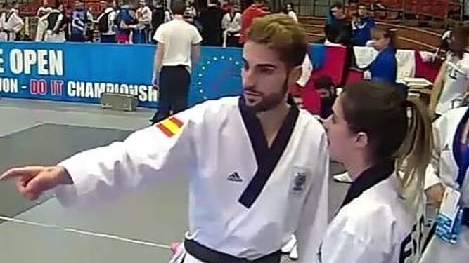 Alba y Fran Téllez charlan durante un torneo.