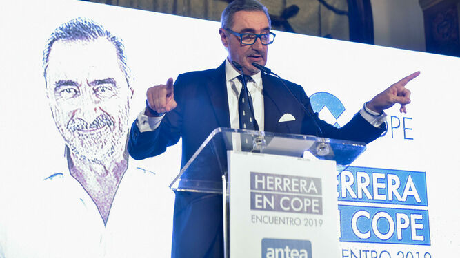 Carlos Herrera en la presentación de la temporada el pasado septiembre en el Alfonso XIII de Sevilla