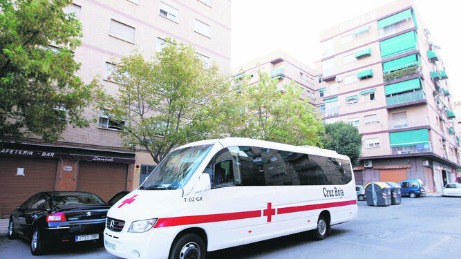 Un vehículo de la Cruz Roja Española