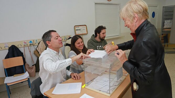 Las mejores fotos de la jornada electoral en Algeciras
