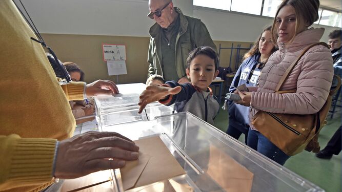 Las mejores fotos de la jornada electoral en La L&iacute;nea