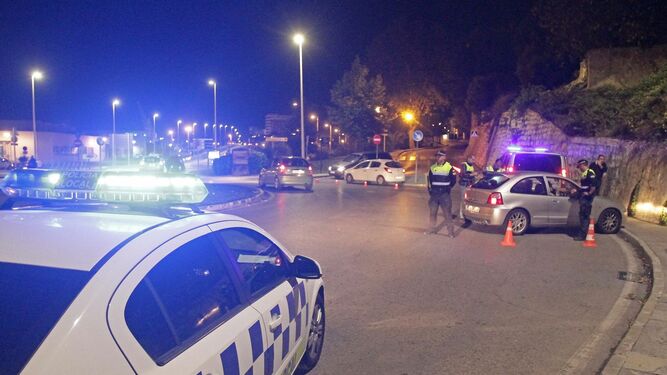 Un control de la Policía Local de Algeciras.