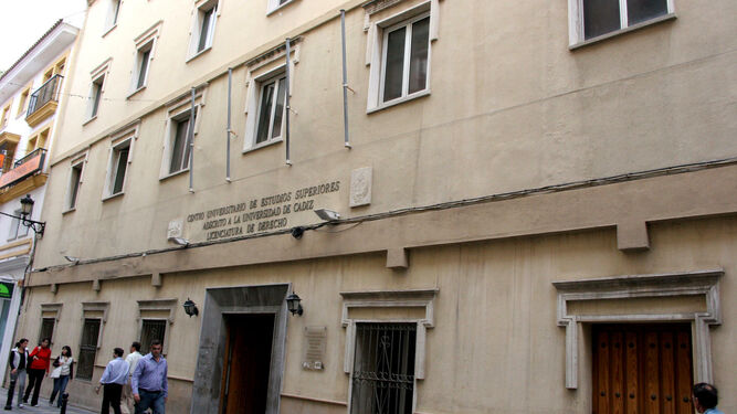 El antiguo hospital militar de Algeciras, en la calle Convento