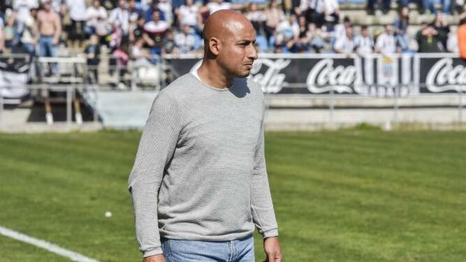 Mehdi Nafti, entrenador del CD Badajoz