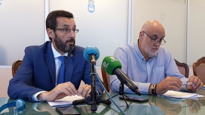 Juan Franco y Javier Vidal, en una rueda de prensa.