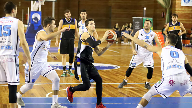 Las mejores fotos del partido de baloncesto Huelva - ULB