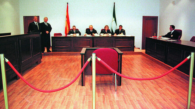 Primera sala constituida en la sección de Algeciras de la Audiencia Provincial