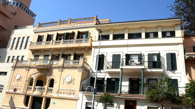 El edificio de la Fundación Cruz Blanca en Algeciras.