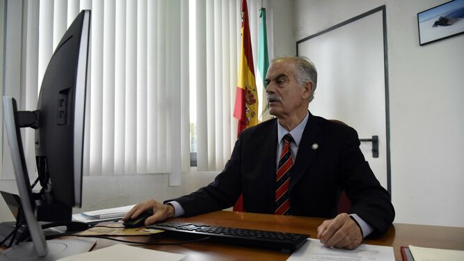 Julio Berzosa, en su despacho.
