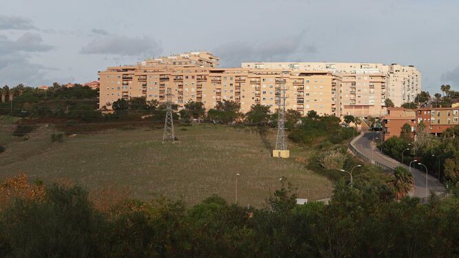 El barrio algecireño del Cortijo San Bernabé, con espacios afectados por el planeamiento en primer término.