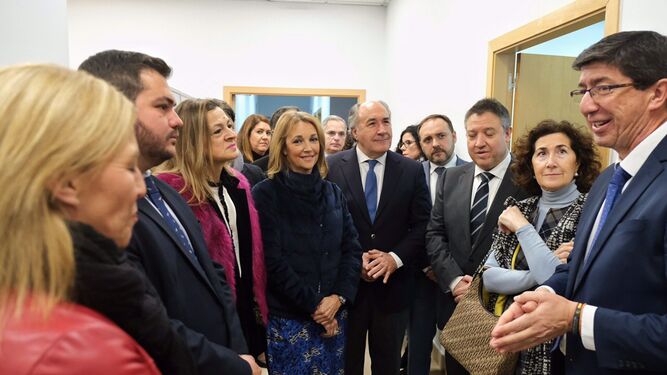 Marín dialoga en Algeciras con diversas autoridades y responsables judiciales.