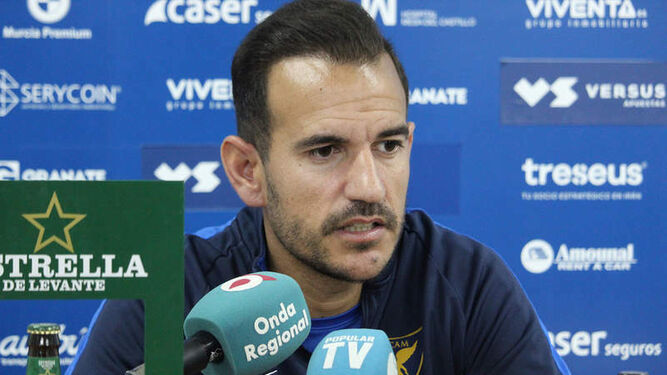 Sergio Aracil, entrenador del UCAM Murcia, en rueda de prensa