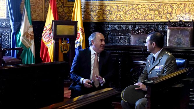 Landaluce y Jarillo, en el salón de plenos del Ayuntamiento de Algeciras