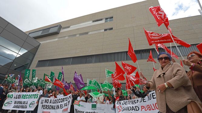 Una protesta en el hospital de La Línea, el pasado mes de noviembre