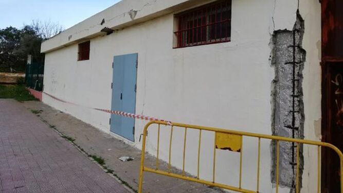 Estado en el que se encuentra el aula de tecnología del IES Wenceslao Benítez, en una fotografía facilitada por CGT Enseñanza Cádiz.