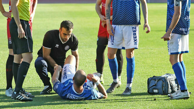 Antonio-Sanchez, atendido en el momento de caer lesionado