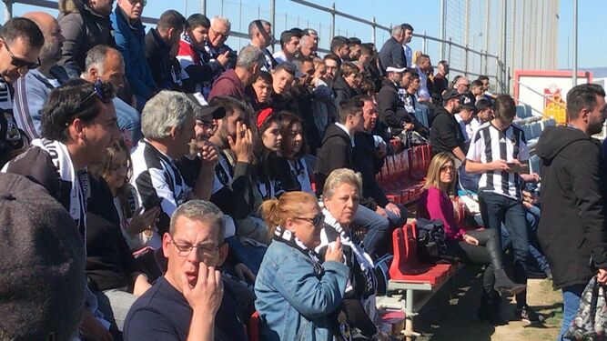 Seguidores de la Balona, este domingo en la Ciudad Deportiva del Granada
