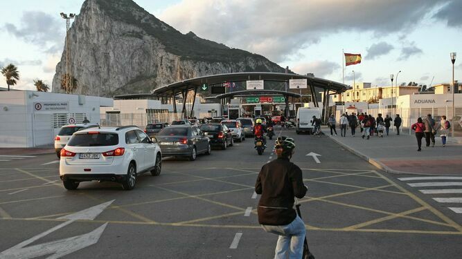 Paso fronterizo entre Gibraltar y La Línea