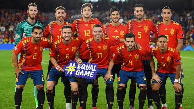 Una formación de la selección española de fútbol