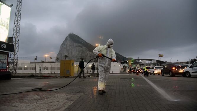 Las fotos de un d&iacute;a laborable en Gibraltar durante el coronavirus
