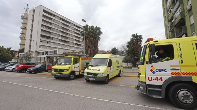 Fotos de las tareas de desinfecci&oacute;n del Centro Residencial para Mayores de Algeciras