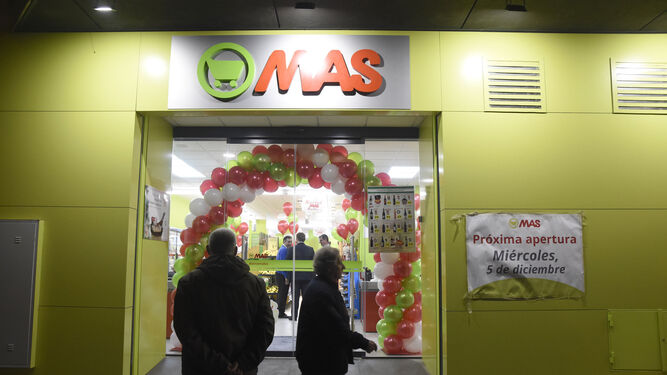 Inauguración del primer Supermercado  MAS  en Córdoba.
