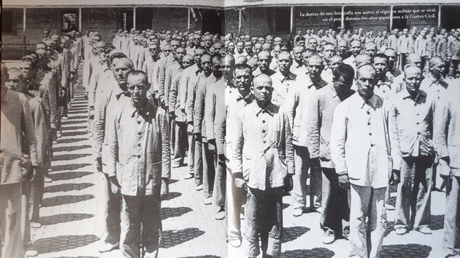 Presos republicanos en la posguerra en el penal de El Puerto de Santa María, un foco de la epidemia de tifus.
