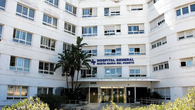 El PSOE reconoce la labor del personal salitario. En la imagen, el hospital Santa María del Puerto.