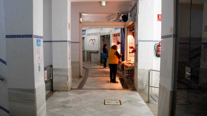 Imagen del mercado de La Concepción con los pasillos vacíos.
