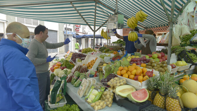 Fotos de los mercados de la comarca en cuarentena