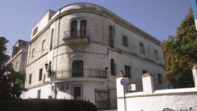 Vista parcial del edificio donde estuvo ubicado el Asilo de Ancianos Desamparados de Algeciras..
