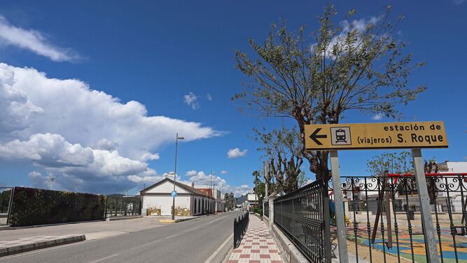La avenida principal de La Estación de San Roque, durante el confinamiento.
