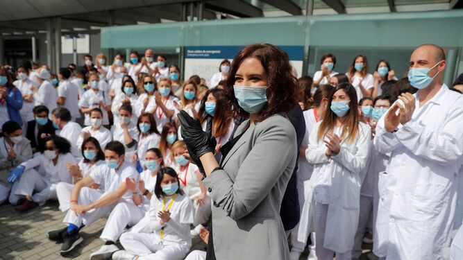 La presidenta de la Comunidad de Madrid, Isabel Díaz Ayuso, durante el acto de cierre del hospital de campaña de Ifema este viernes.