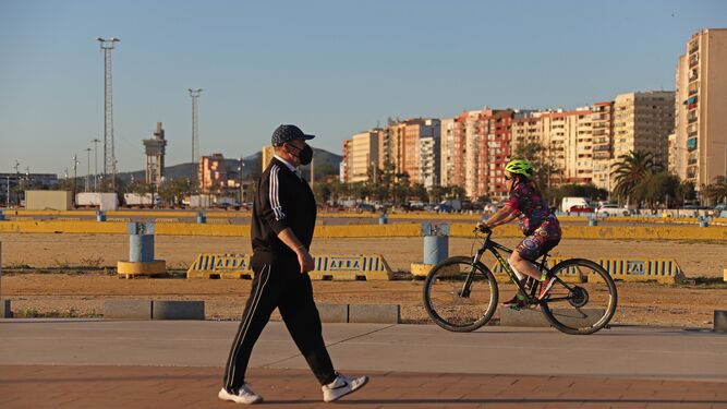 Personas haciendo deporte en Algeciras.