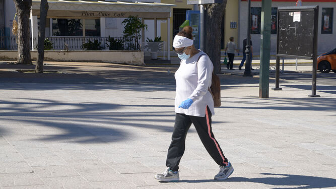 Fotos de sanroque&ntilde;os saliendo a la calle a pasear y hacer deporte