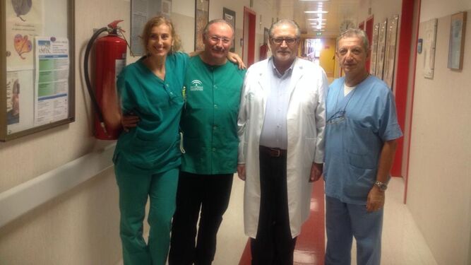 El doctor Rodríguez Picón, segundo por la izquierda, durante una rotación de formación en Italia.