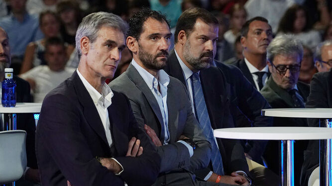 Antonio Martín, presidente de la ACB, junto a sus homólogos Jorge Garbajosa (FEB) y Alfonso Reyes (ABP).