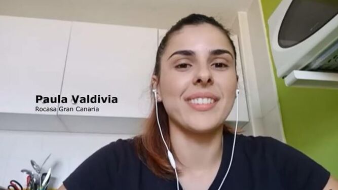 Paula Valdivia, durante la vídeo-conferencia en la que anunció su renovación