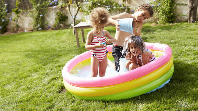 Las piscinas hinchables son la opción ideal para la diversión de los más pequeños.