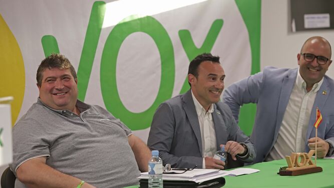 Antonio Gallardo, Jorge Domínguez y José Luis Domínguez, en un acto en el edificio Nexus de Algeciras.