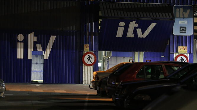 La estación de la ITV de Algeciras, a primera hora de la mañana.