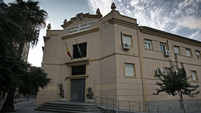 La sede algecireña de la Audiencia de Cádiz, en la avenida Virgen del Carmen.