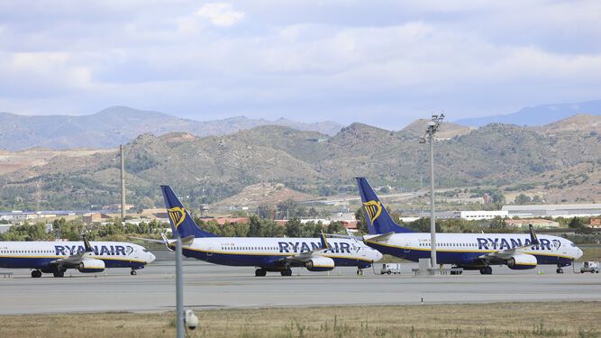 Aviones de Ryanair estacionados en el aeropuerto de Málaga.
