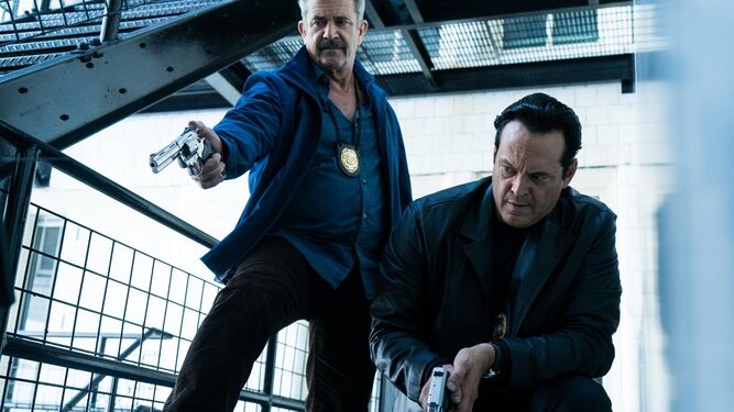 Mel Gibson y Vince Vaughn, pareja de policías en 'Dragged across concrete'.
