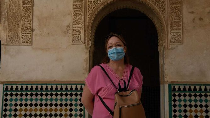 Fotos: los turistas regresan a la Alhambra y estrenan los nuevos controles y señalizaciones