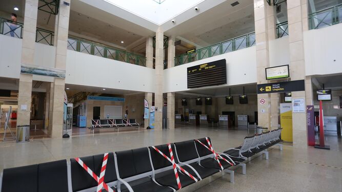 Interior de la términal de pasajeros del Aeropuerto jerezano.